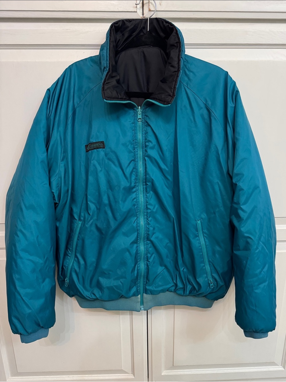 Vintage Columbia Men's or Women’sTeal and Black Reversible Puffy Zip Jacket size